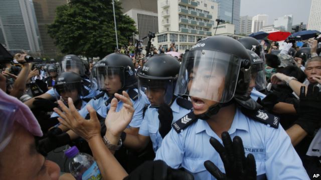 ہانگ کانگ: پولیس نے 19 افراد کو گرفتار کر لیا